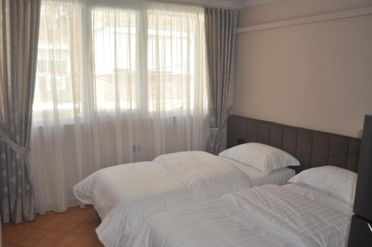 Bliri Myslym Shyri Daire Tiran Dış mekan fotoğraf